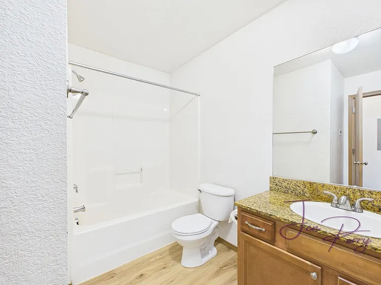 5747 Fallbrook Ln — Photo 10