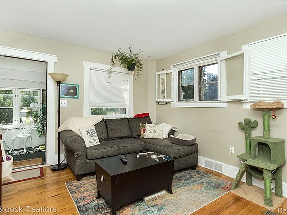 5th image of 401 Pingree Blvd