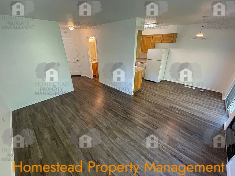 1408-1410 Falcon Loop — Photo 7