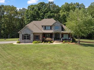 65 Winter Ave, Scottsville, KY 42164