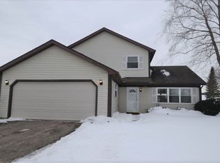 1044 Spring Valley Dr, Carol Stream, IL 60188