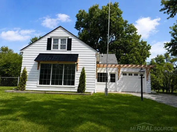 1380 Bemis Rd, Saline, MI 48176