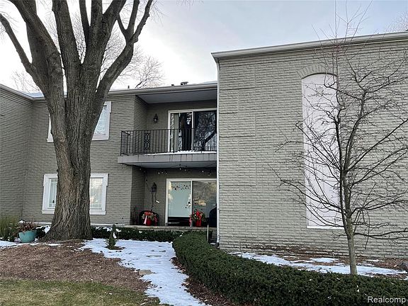 2nd image of 1113 N Old Woodward Ave Unit 47