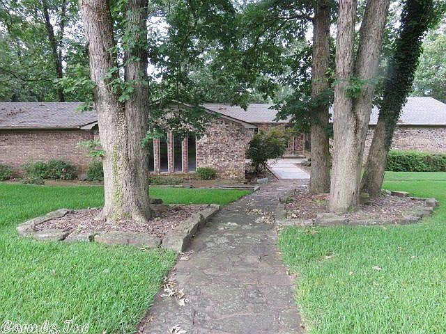1st image of 15 Rosemary Ln