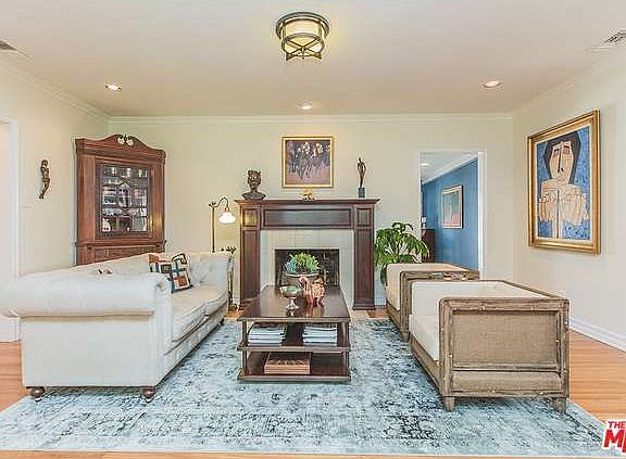 3rd image of 4139 Saint Clair Ave