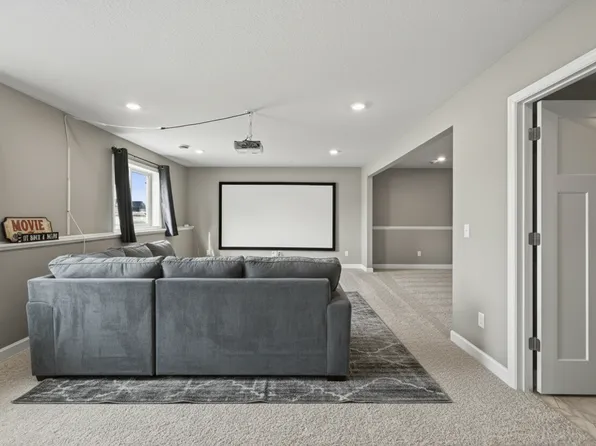 18693 Hamel Dr, Lakeville, MN 55044