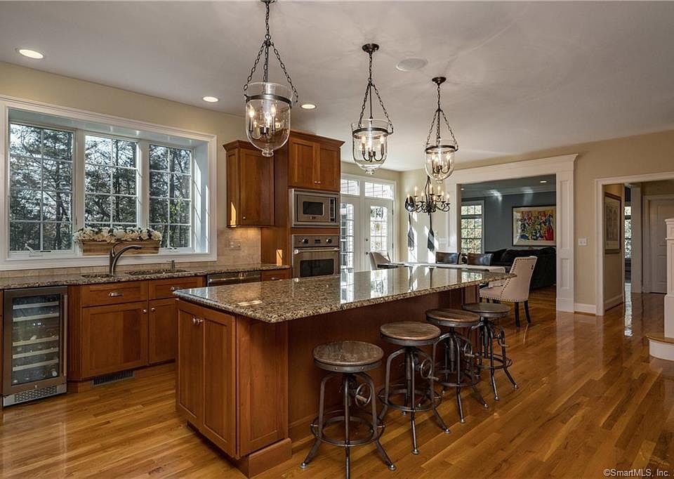 26 Berkshire Xing, Avon, CT 06001 | Zillow