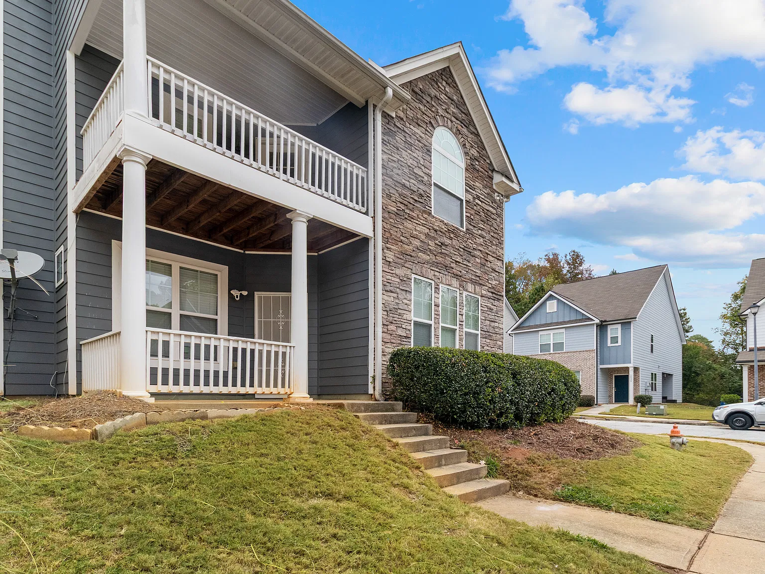 1823 Laurel Green Way — Photo 3