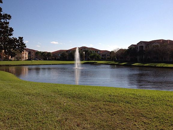 3rd image of 181 SW Palm Dr APT 203