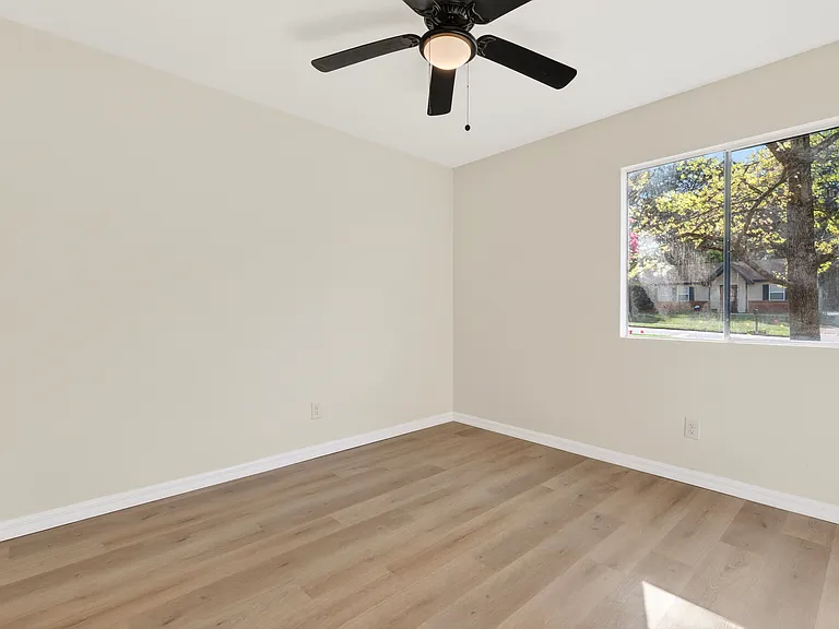 1644 Princess Helen Rd W — Photo 13