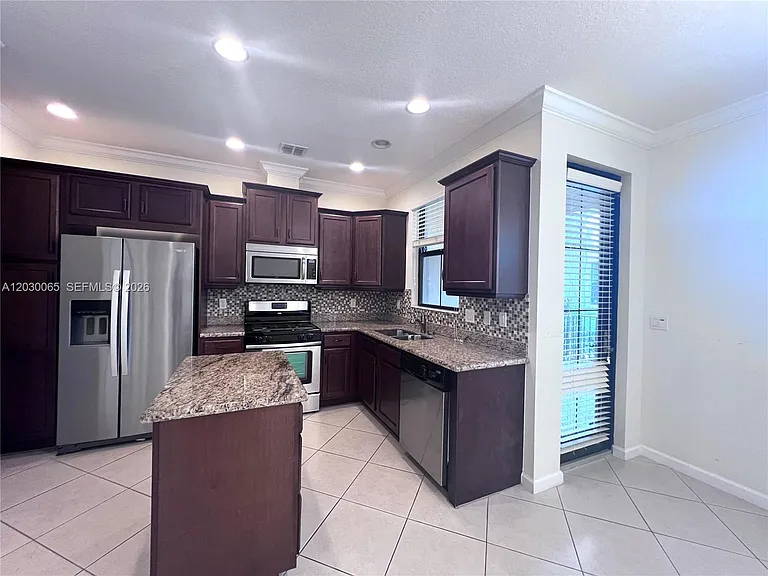 3381 NW 125th Ave — Photo 5