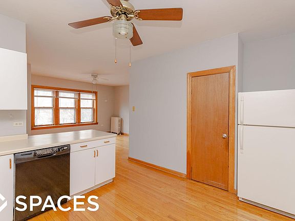 2nd image of 1320 W Foster Ave #2W