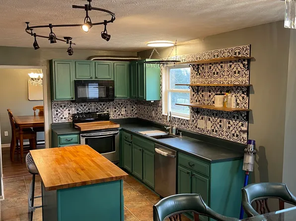 7740 Livingston Dr, Mason, OH 45040