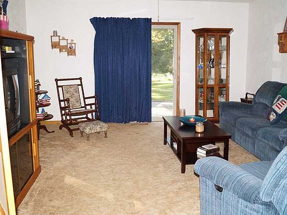 3rd image of 2827 Cassell Dr