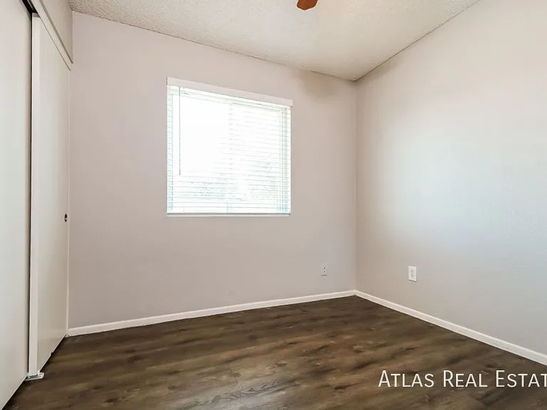 1323 W Rosemonte Dr — Photo 11