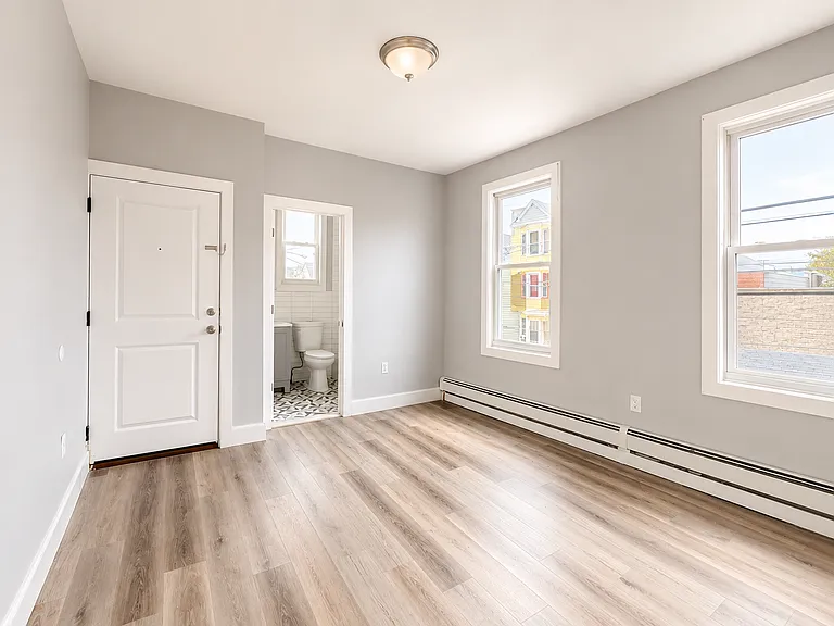 465 Ferry St #1 — Photo 7