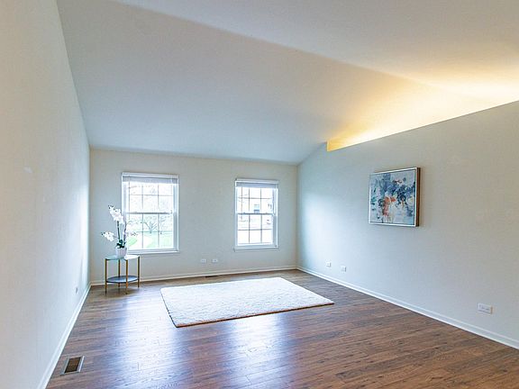 5th image of 1222 Ballantrae Pl APT E