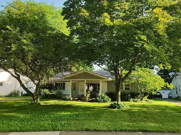 290 Kempton Dr, Berea, OH 44017