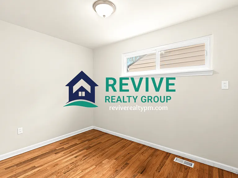 20481 Delaware Ave — Photo 15