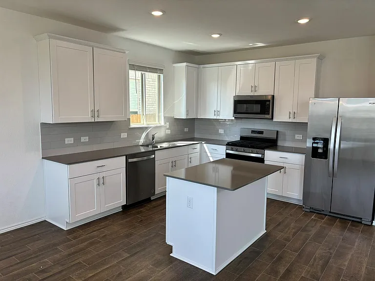 108 Bennington Dr — Photo 8