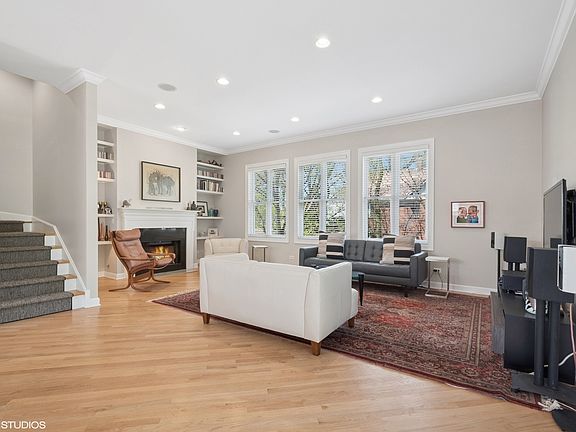 3rd image of 511 Forest Ave