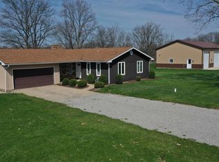 22825 Kammeyer Rd, Woodburn, IN 46797