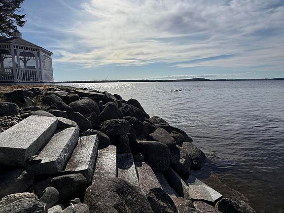 5th image of 3 E Shore Road