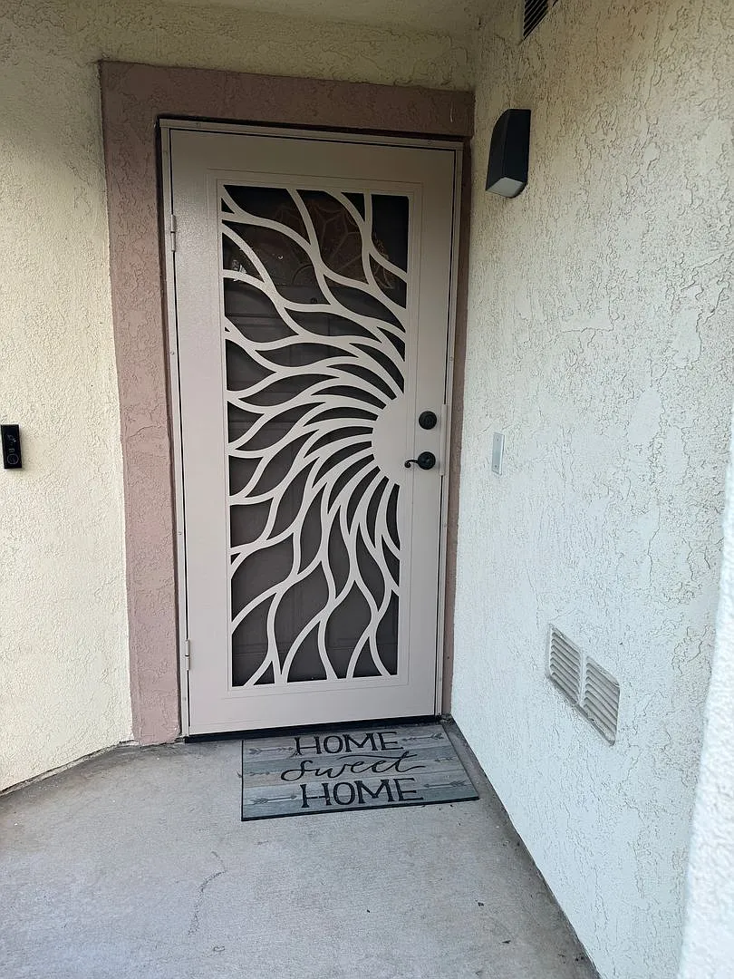 Short Term Furnished Beautiful SIngle Story Home — Photo 3