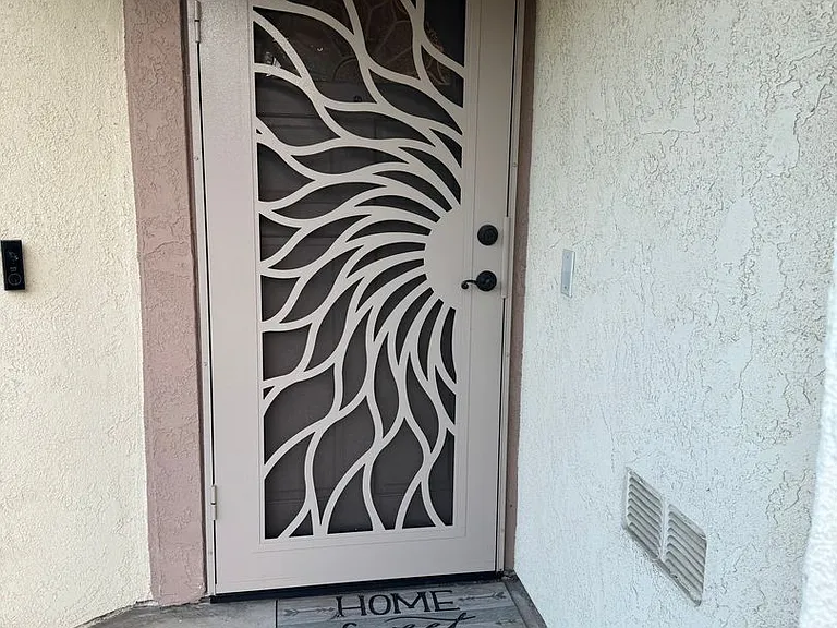 197 La Veta Dr — Photo 3