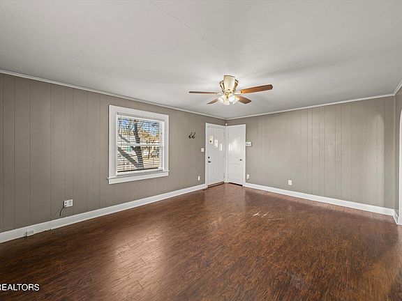 4th image of 3409 Oak Grove St