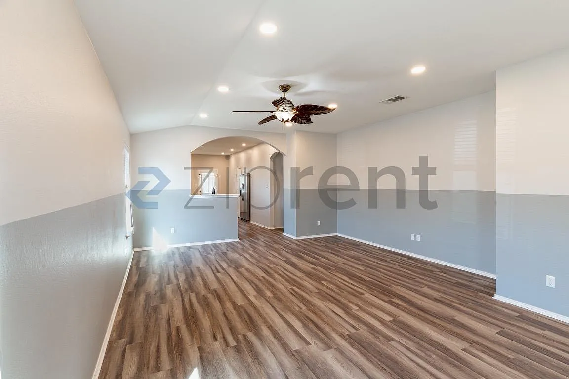 3 bed, 1476 sqft, $1,900 — Photo 2