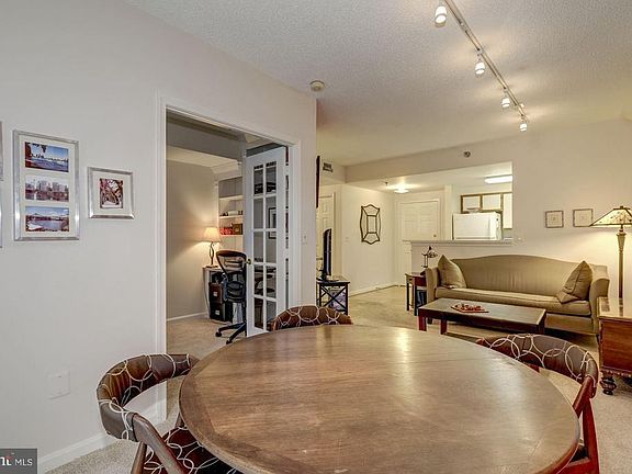 5th image of 24 Courthouse Sq APT 502