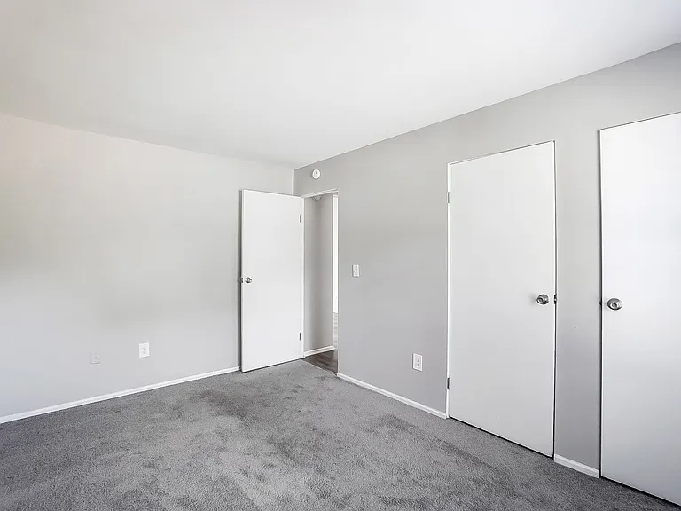 Chelsea Garden Apartments — Photo 16