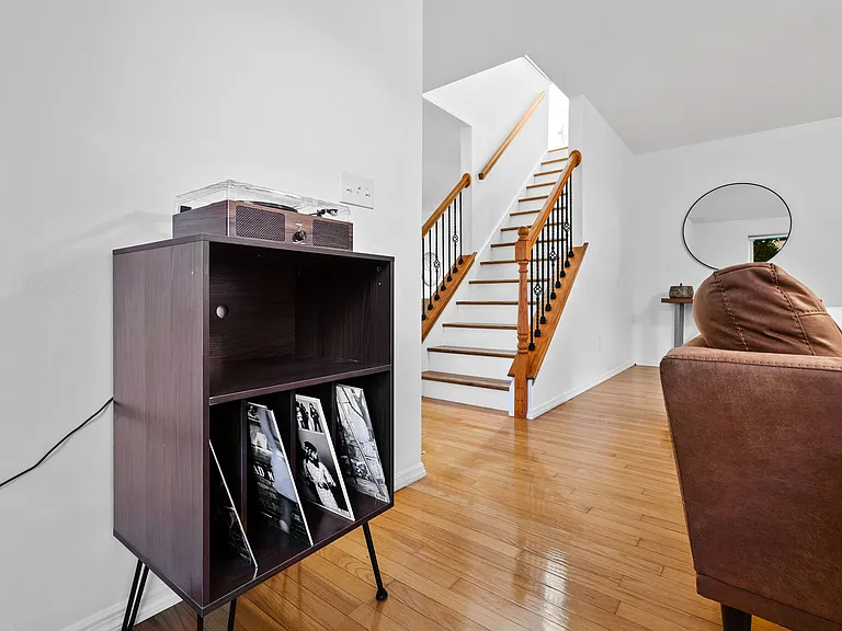 2528 Shiva Ct — Photo 23