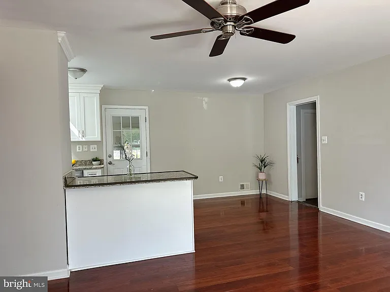 6732 Harrison Ln — Photo 5
