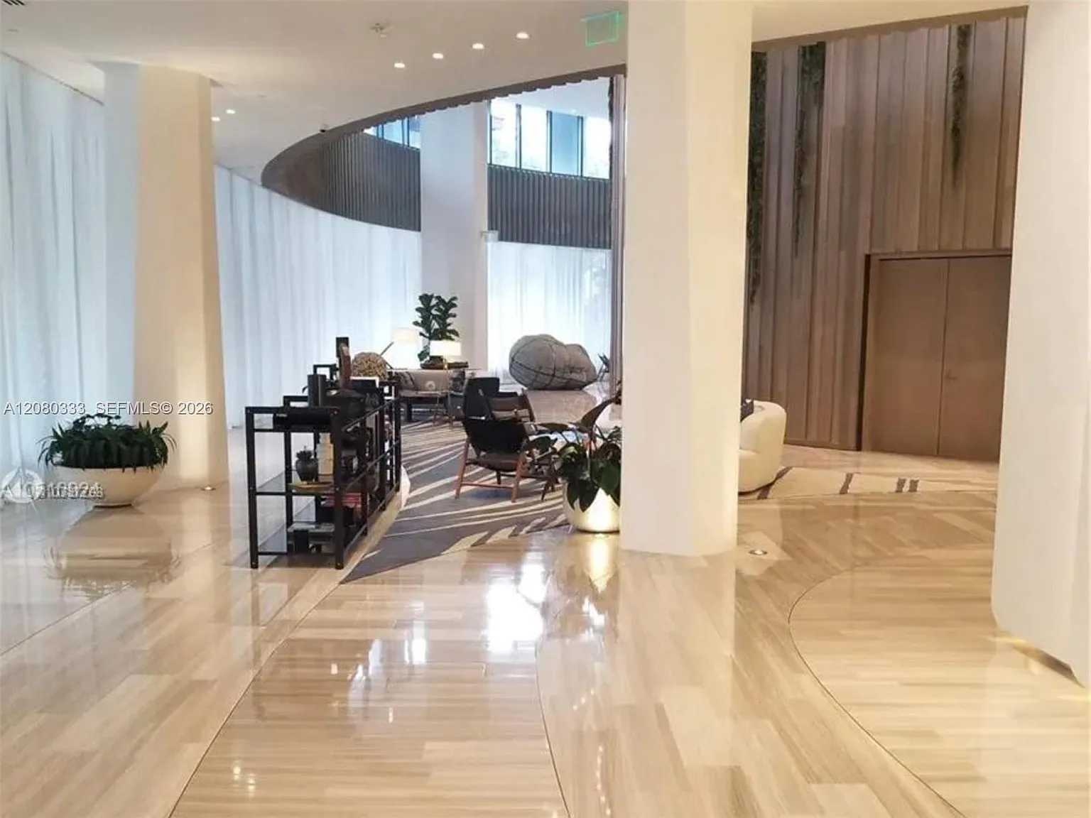 Club Residences At Park G — Photo 2