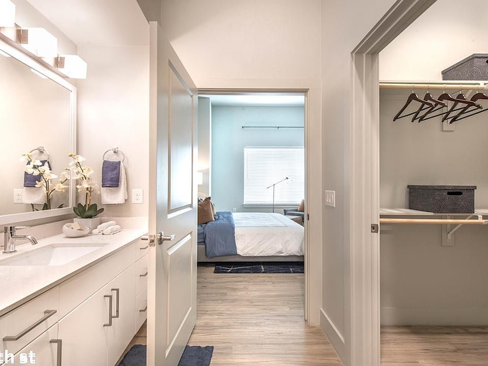 1st image of 619 W 18th St #1821