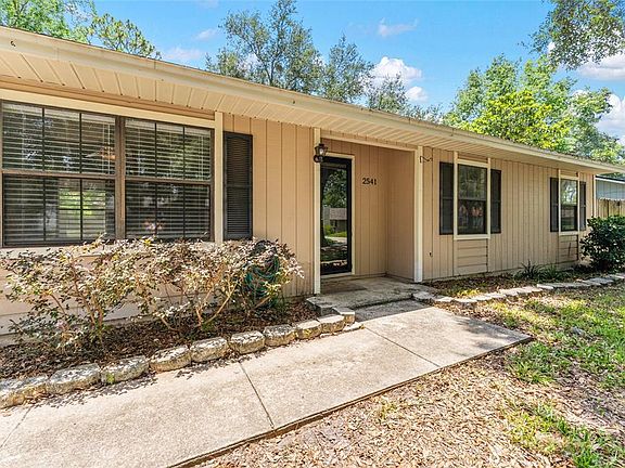 3rd image of 2541 NW 52nd Pl