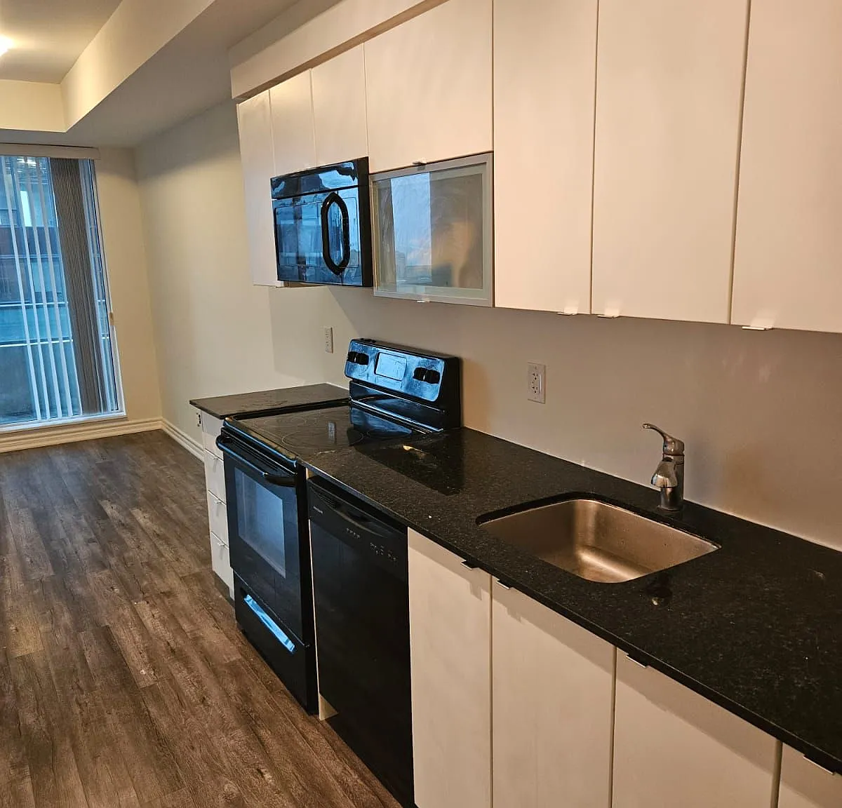 1 bed, $2,400 — Photo 3