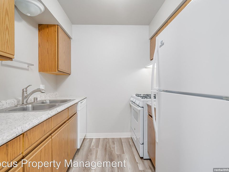 1st image of 1750 Lombard Ave #6