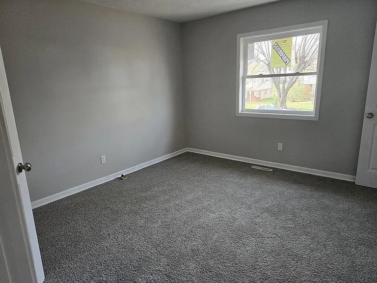 3609 NE 67th St — Photo 8