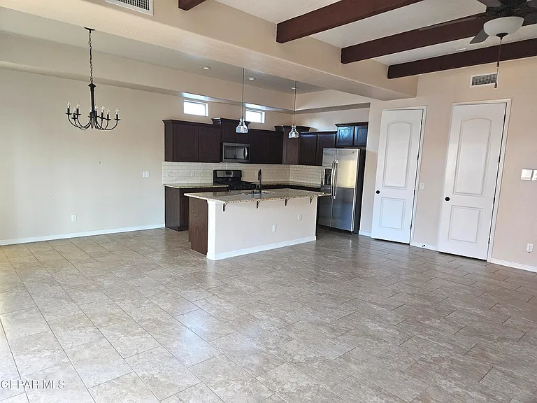 1071 Iron Hill Ave — Photo 4