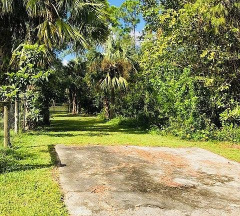 Free RV/Boat Parking At Landlord's Park Home