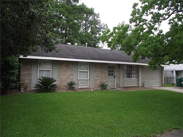 1st image of 2945 Camellia Dr