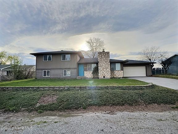 2nd image of 1051 N Wild Rose Ln