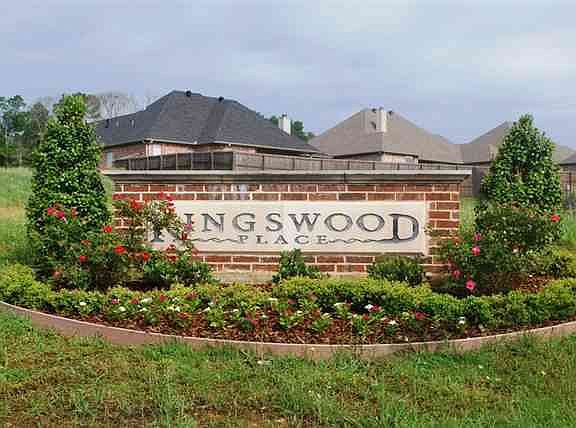 2nd image of 16588 Kingston Ct
