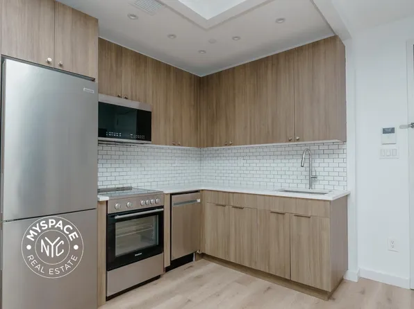 251 Front Street image 1 of 21