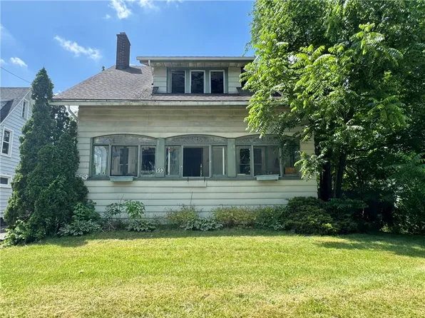 553 Denise Rd, Rochester, NY 14616