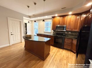 12 Buttonwood St Floor 3, Dorchester, MA 02125