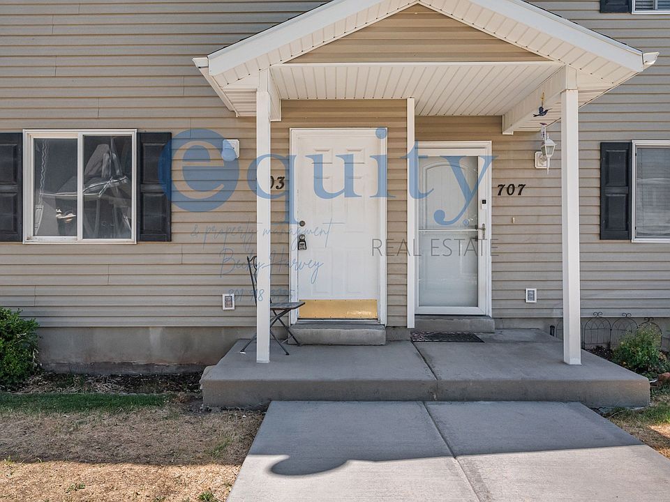 1st image of 703 Ry Ln